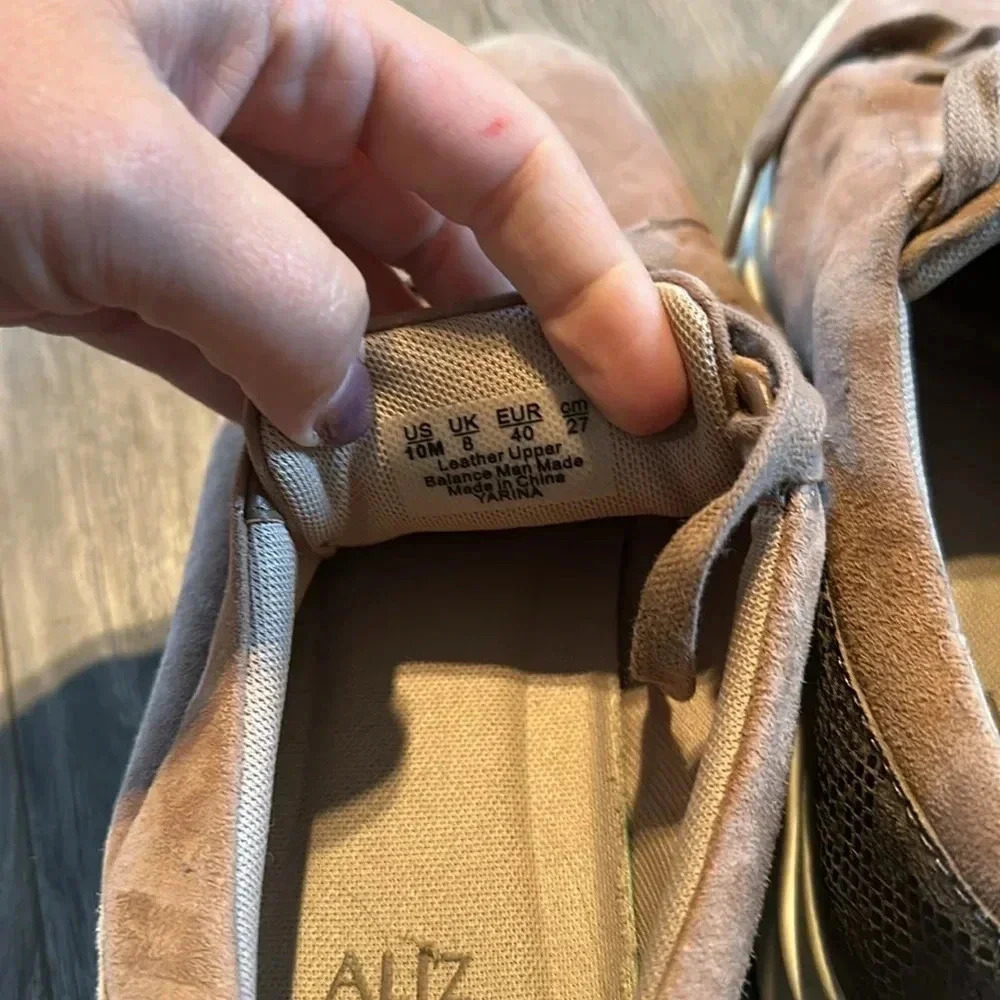 Naturalizer Sneaker Size 10 - Picture 4 of 6